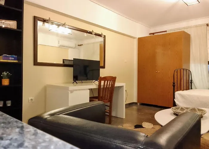 Central Athens Pad